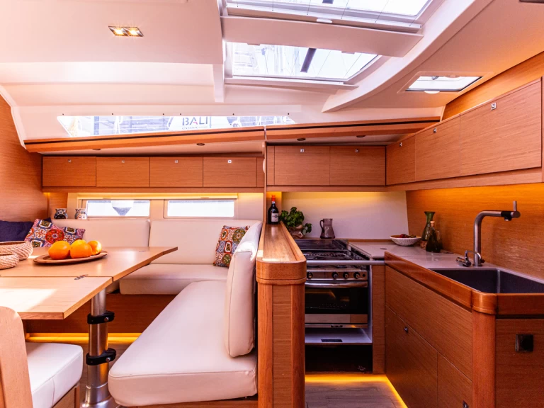 Wynajem Żaglowiec Dufour z patentem 