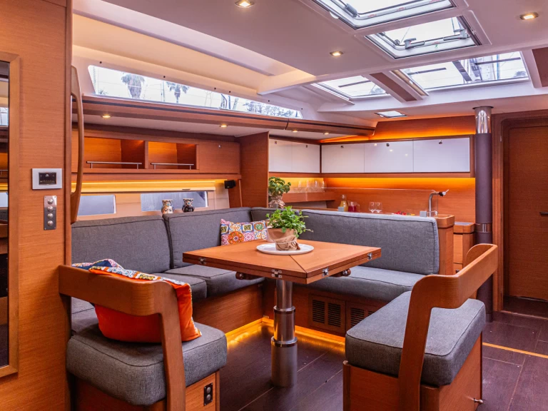 Żaglowiec do wynajmu w Furnari w najlepszej cenie