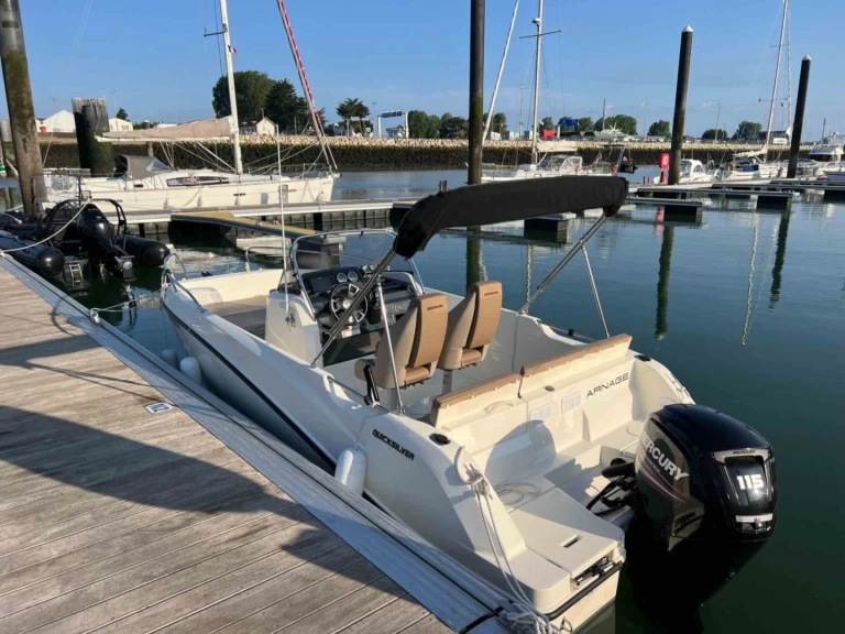 Wynajmij Motorówka z lub bez skippera Quicksilver w Ouistreham