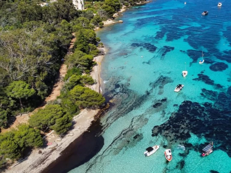 Wynajem łodzi Mandelieu-la-Napoule tanio BlueWater 170