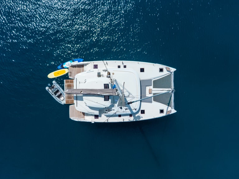 Wynajem Katamaran Lagoon z patentem 