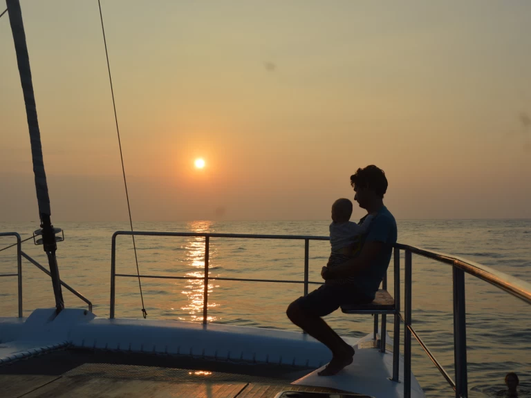 Wynajem Katamaran Ceycat'53 z patentem 