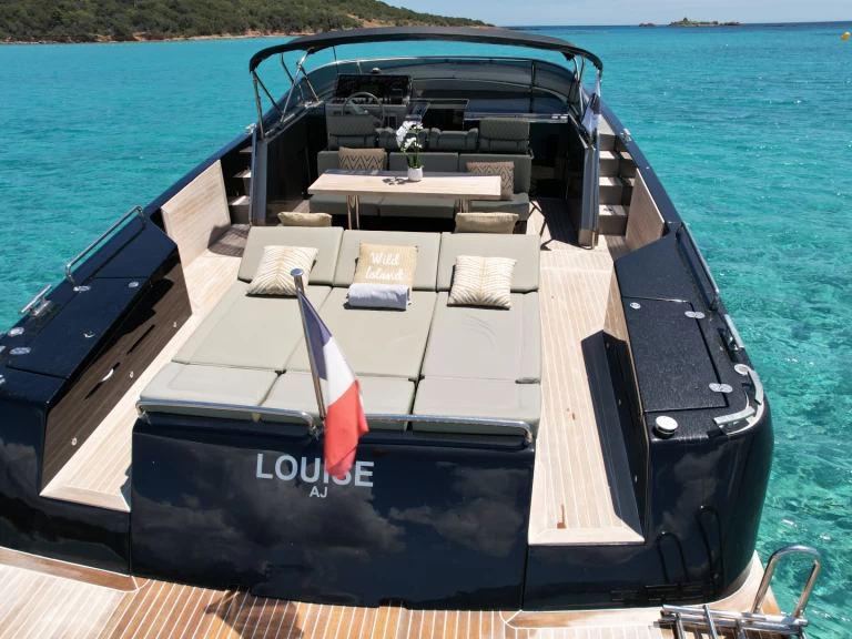 Continental 50 między profesjonalistami a osobami prywatnymi w Porto-Vecchio