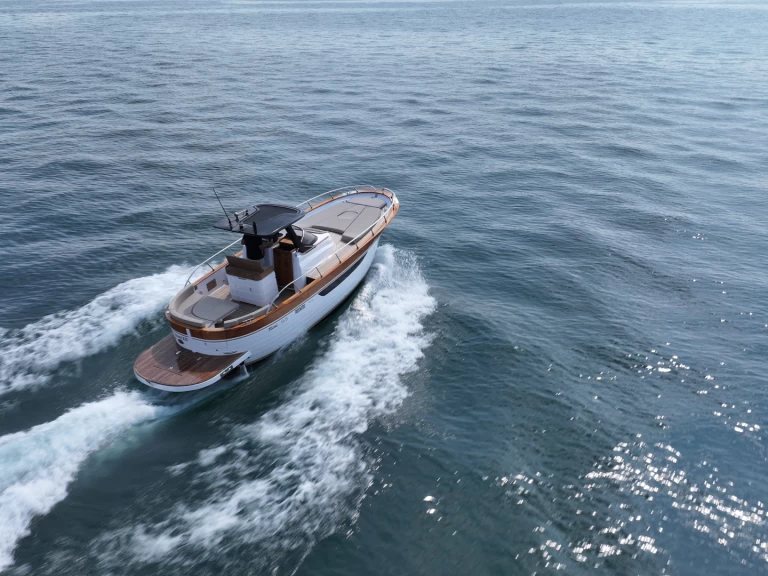 Mimi 9.5 wa między profesjonalistami a osobami prywatnymi w Peschiera del Garda