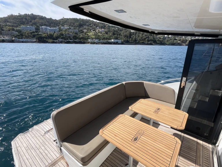Wynajmij Galeon Galeon 360 Fly w Cannes