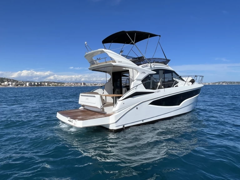 Wynajmij Galeon Galeon 360 Fly w Cannes