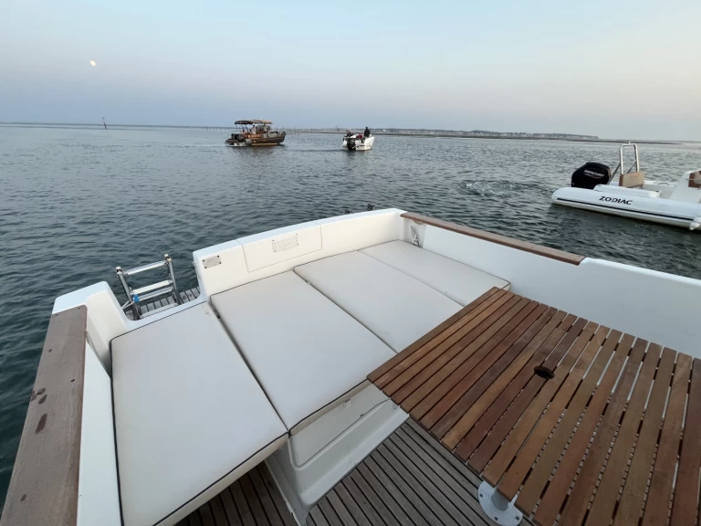 Bénéteau Ombrine 700 między profesjonalistami a osobami prywatnymi w Arcachon