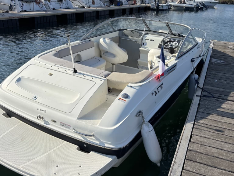 Wynajem Motorówka w Le Cap d'Agde - Bayliner Cuddy 702