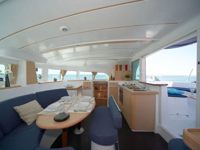 Wynajmij Lagoon Lagoon 380 S2 w Marsala