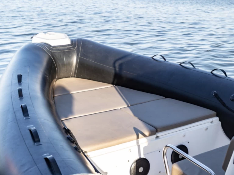 Łódż półsztywna do wynajmu w Arcachon w najlepszej cenie