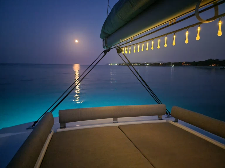 Bali Bali 4.2 między profesjonalistami a osobami prywatnymi w Porto Cervo