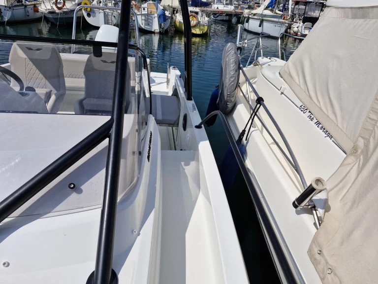 Bénéteau Flyer 8 SUNdeck między profesjonalistami a osobami prywatnymi w Barcelona