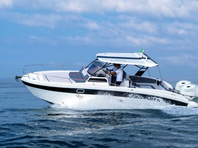 Motorówka do wynajmu w Ibiza Town w najlepszej cenie