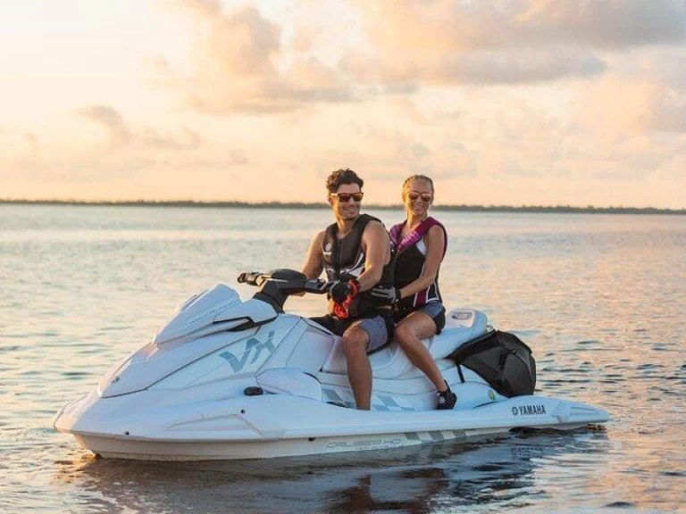 Yamaha Yamaha VX między profesjonalistami a osobami prywatnymi w Sant Antoni de Portmany