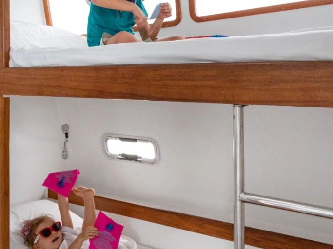 Ceycat'53 Catamaran między profesjonalistami a osobami prywatnymi w Trincomalee