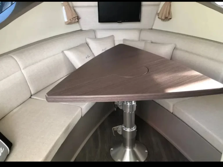 Wynajmij Motorówka z lub bez skippera Sea Ray w Ajaccio