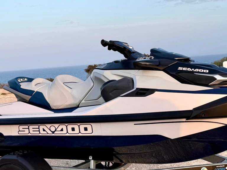 Jet ski do wynajmu w Marina Ibiza w najlepszej cenie