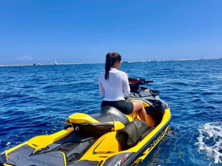 Wynajem w Marina Ibiza- Sea-Doo RXT X 300 na SamBoat