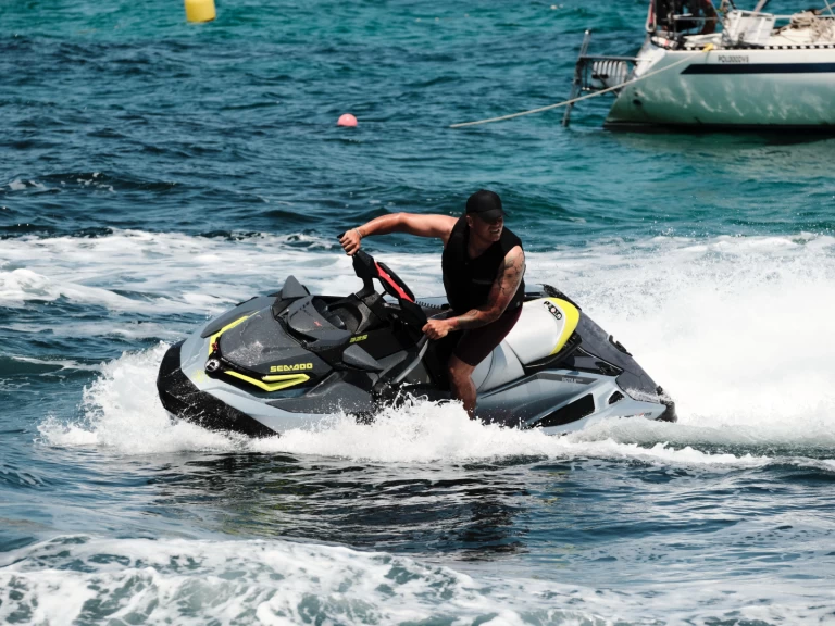 Wynajem Jet ski w Ibiza Town - Sea-Doo RXT-X 325 cv