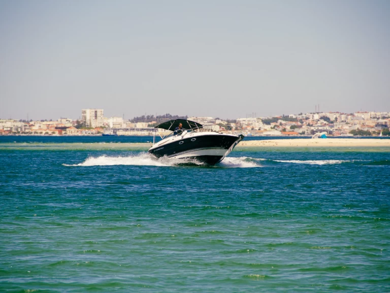 Wynajmij Motorówka z lub bez skippera Monterey w Marina de Tróia