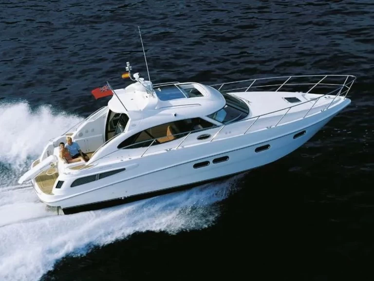 Wynajem Motorówka Régal z patentem 