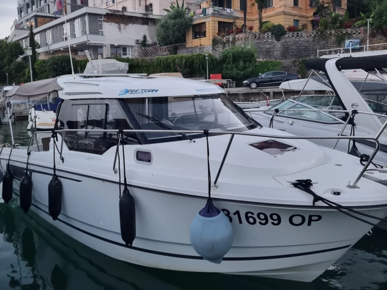Wynajmij Jeanneau Merry Fisher 795 w Opatija