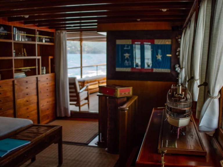 Wynajem Luksusowy jacht  z patentem 