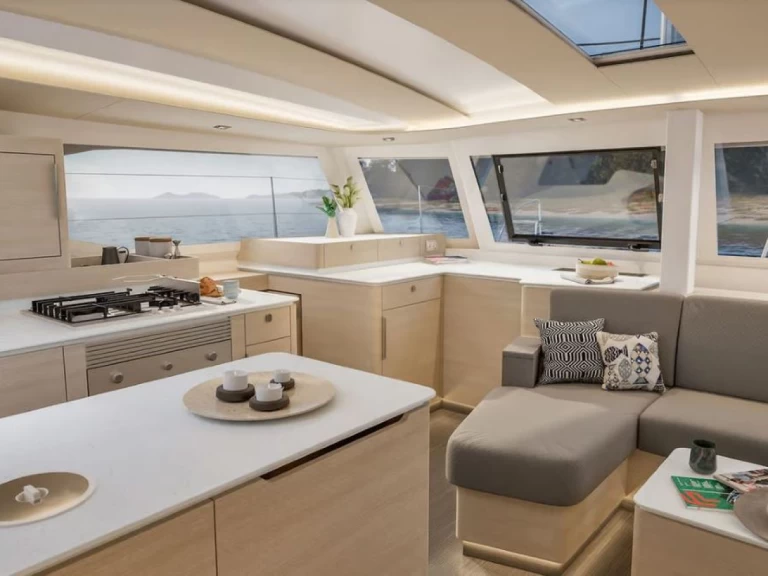 Fountaine Pajot Fountaine Pajot FP 44 Quatuor ELECTRIC - 4 + 1 cab. między profesjonalistami a osobami prywatnymi w Donji Seget