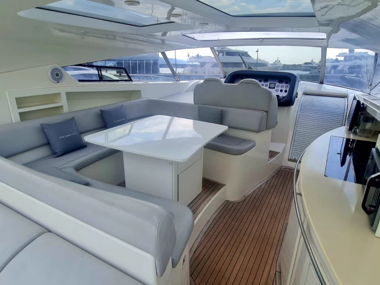 Motorówka do wynajmu w Porto de Sorrento w najlepszej cenie