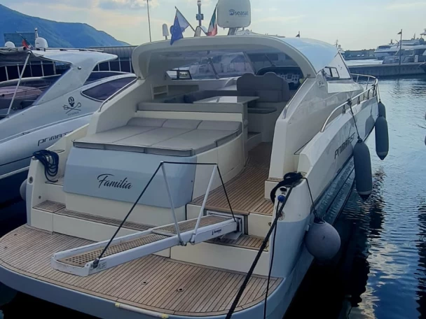 PRIMATIST By Bruno Abbate G46 między profesjonalistami a osobami prywatnymi w Porto de Sorrento