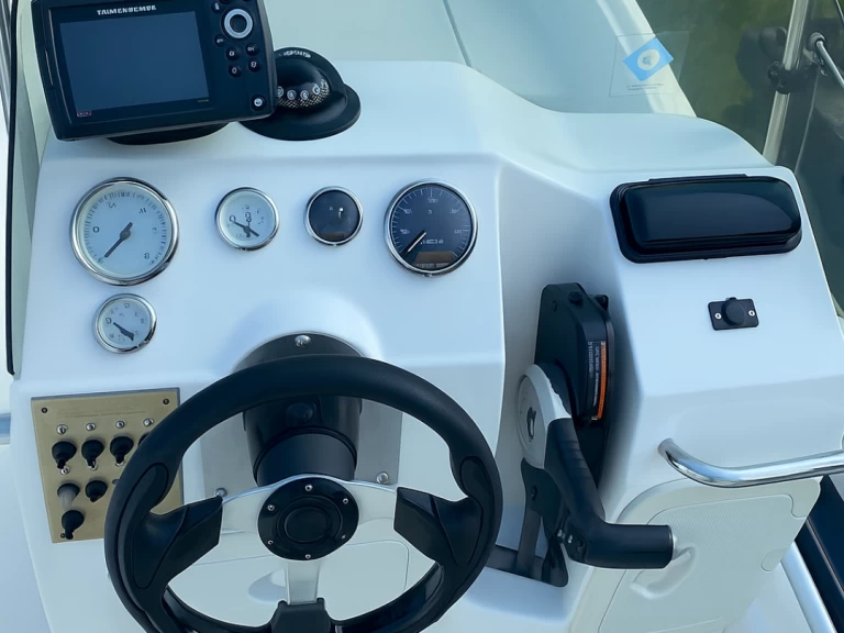 Wynajmij Łódż półsztywna z lub bez skippera Zar w Cavalaire-sur-Mer