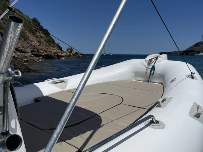 Wynajem Łódż półsztywna w Mahon - Zodiac Medline II C