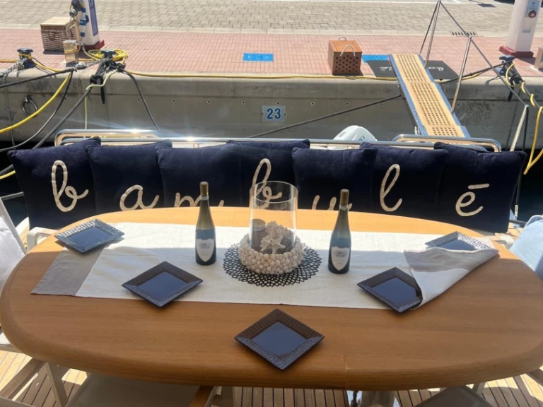 Canados Canados 50 między profesjonalistami a osobami prywatnymi w Castellammare di Stabia