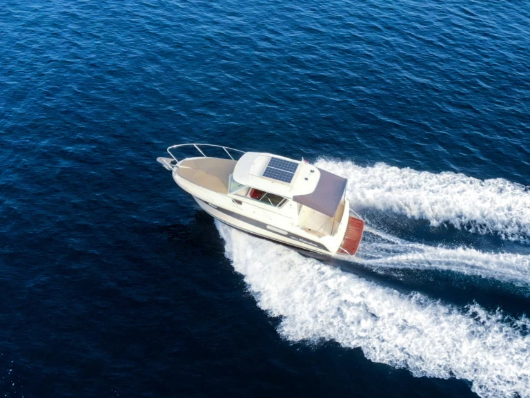 Wynajem Motorówka Ocqueteau z patentem 