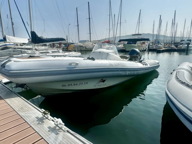 Wynajmij Łódż półsztywna z lub bez skippera Kelt w Sète