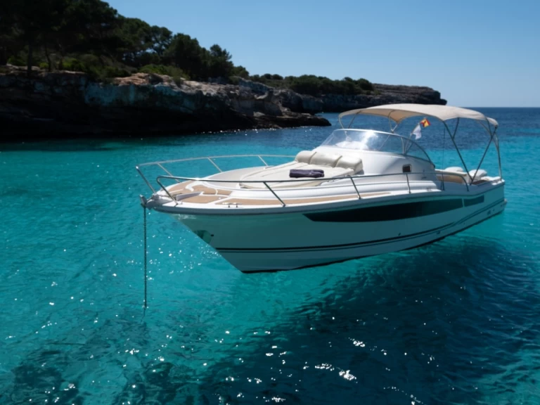 Wynajem Motorówka Jeanneau z patentem 