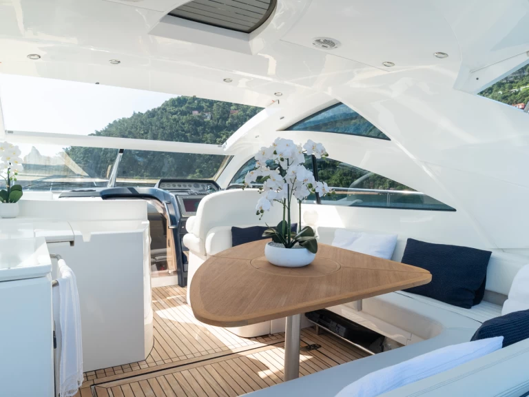 Wynajmij Fairline Targa 47 Gran Turismo w Mandelieu-la-Napoule