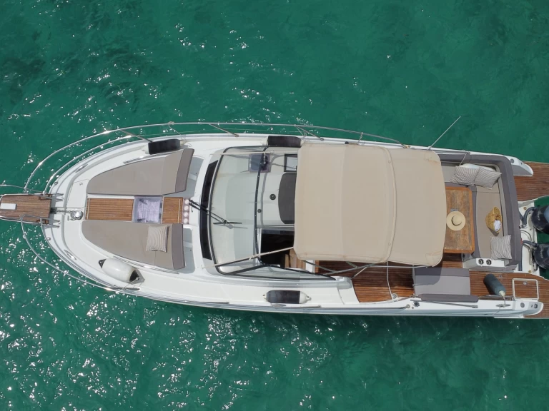 Motorówka do wynajmu w Puerto Portals w najlepszej cenie