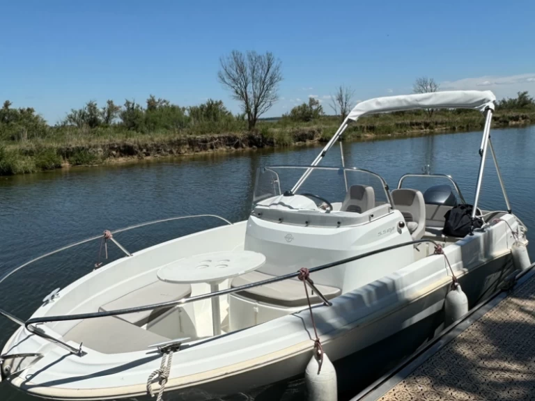 Jeanneau Cap Camarat 5.5 CC Serie 2 Style między profesjonalistami a osobami prywatnymi w Palavas-les-Flots