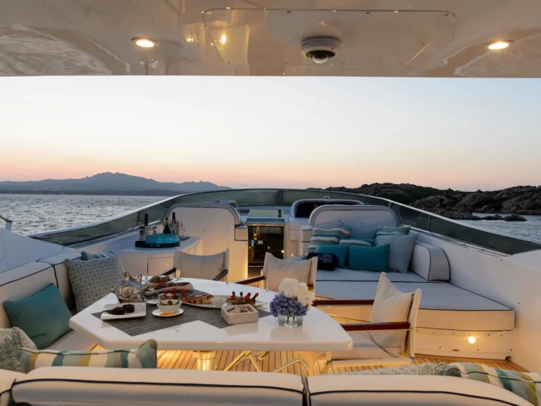 Luksusowy jacht do wynajmu w Poltu Quatu w najlepszej cenie