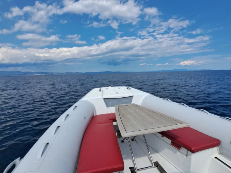 Wynajem w Néa Potídhaia- Pirelli PZERO770 na SamBoat