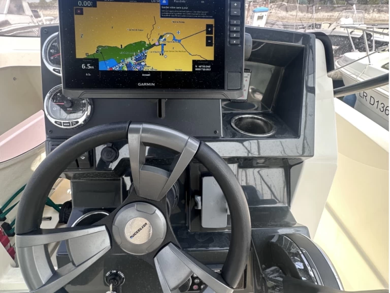 Quicksilver 705 Open między profesjonalistami a osobami prywatnymi w La Rochelle