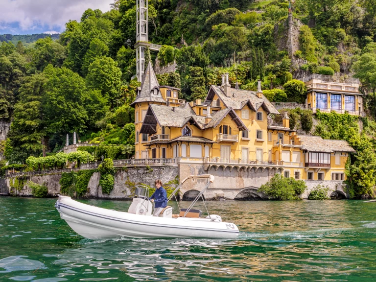 Wynajem Motorówka w Como (City) - Marino Gabry 550