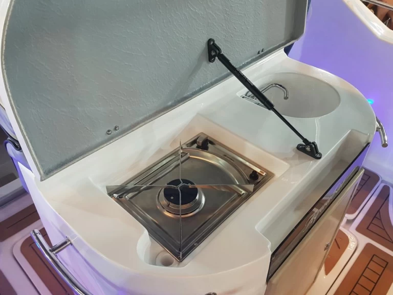 Wynajem Motorówka Aquabat z patentem 