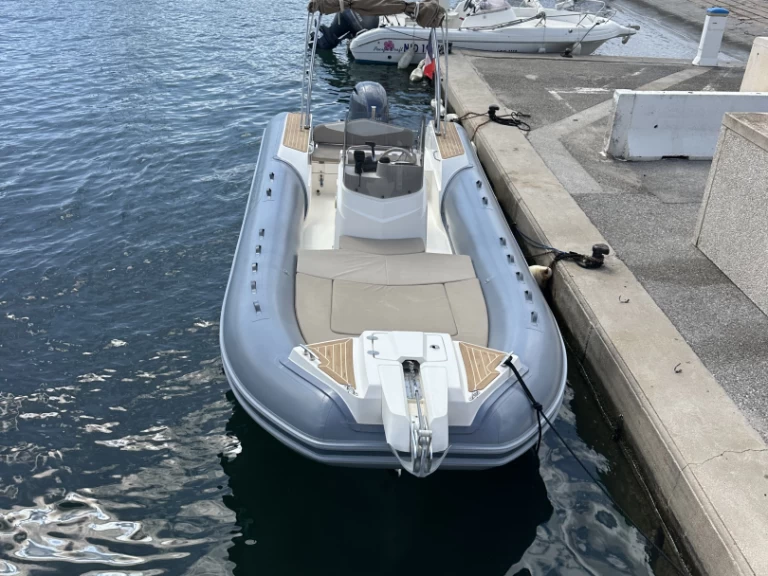 Wynajem Łódż półsztywna w Port de Hyères (St Pierre) - Capelli Capelli 700 Sun