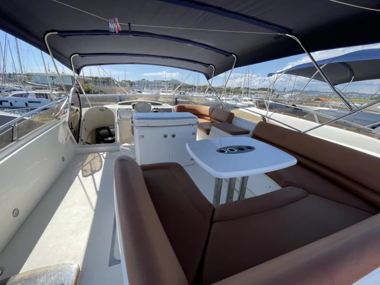 Wynajmij Luksusowy jacht z lub bez skippera Princess w Hyeres