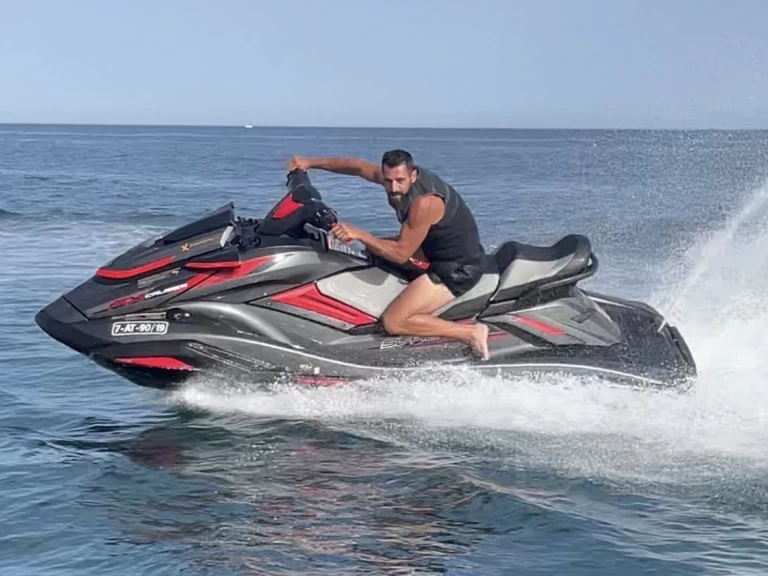 Wynajmij Yamaha fx svho turvo w Puerto Banús