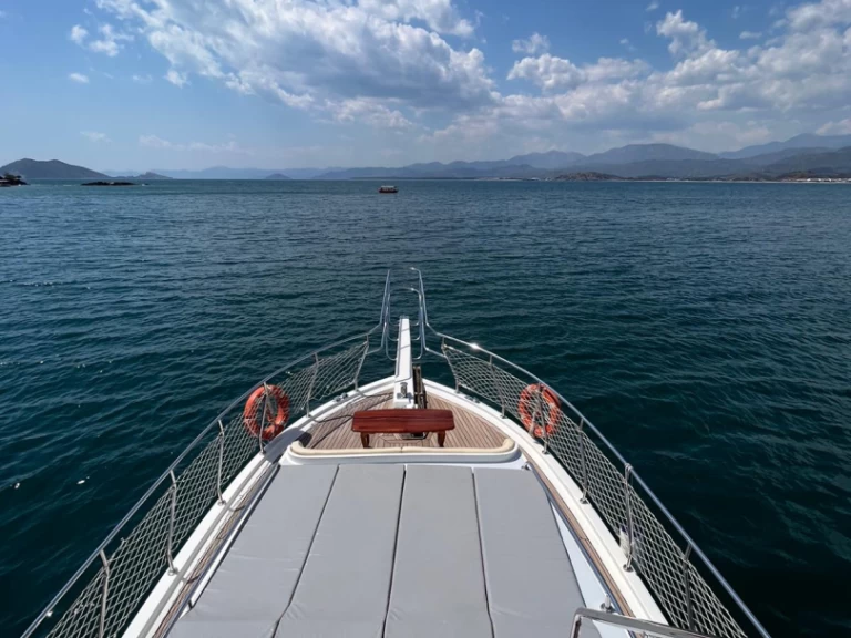 Gulet 26 person  między profesjonalistami a osobami prywatnymi w Kaş