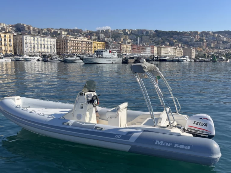 Wynajem Łódż półsztywna w Neapol - Marsea 110