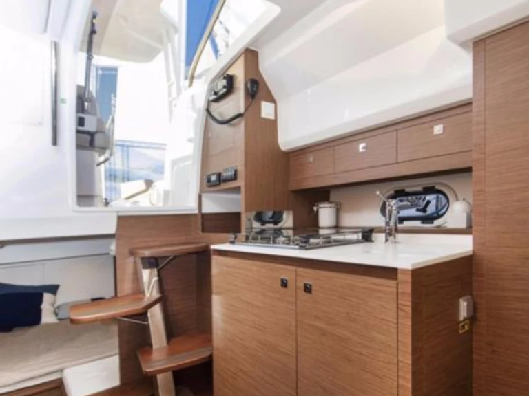 Wynajem w Puerto Portals- Jeanneau Cap Camarat 10.5 WA na SamBoat